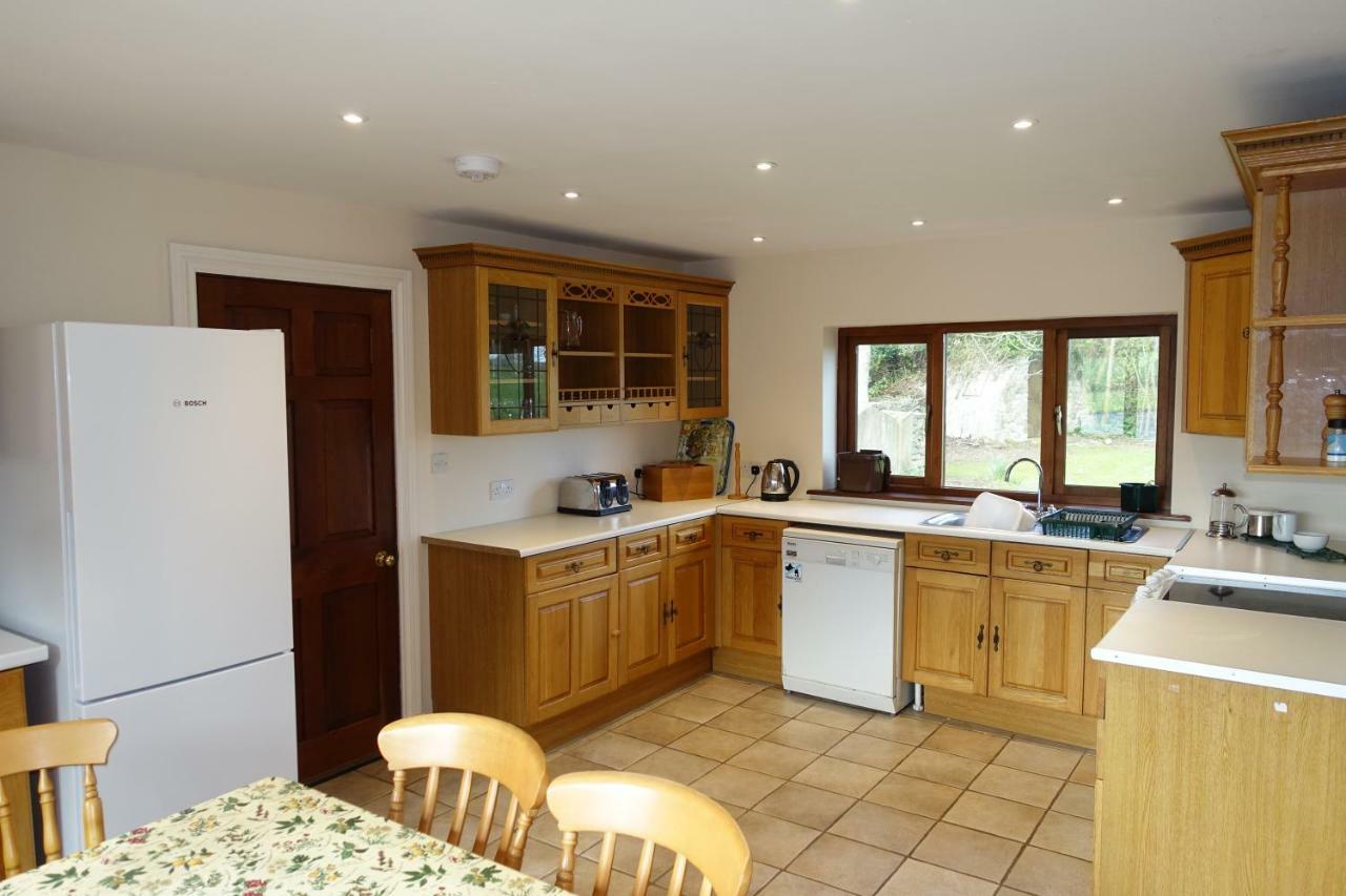 Tyddyn Crwn Country-House Apartments Beaumaris Dış mekan fotoğraf