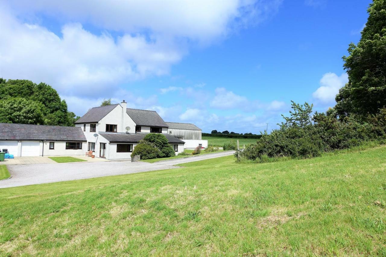 Tyddyn Crwn Country-House Apartments Beaumaris Dış mekan fotoğraf