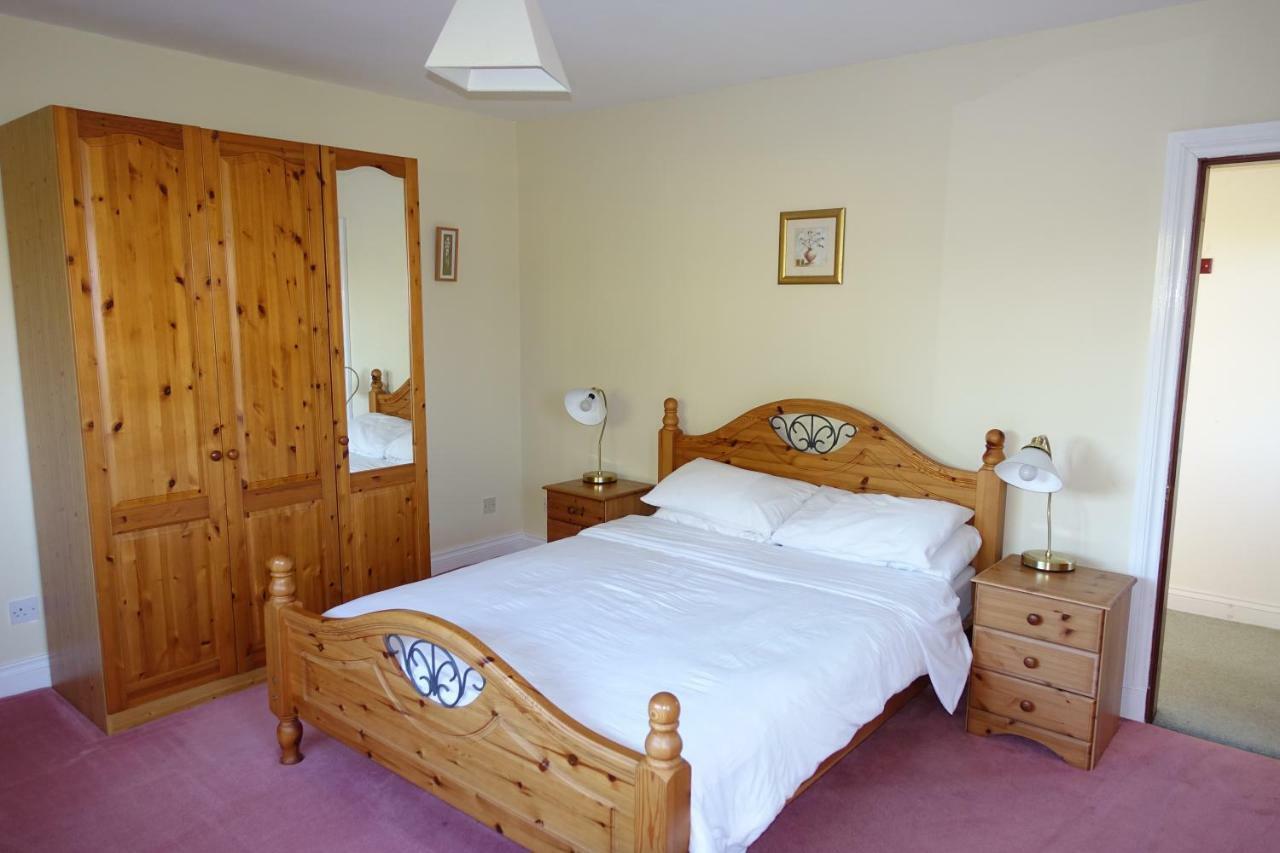Tyddyn Crwn Country-House Apartments Beaumaris Dış mekan fotoğraf